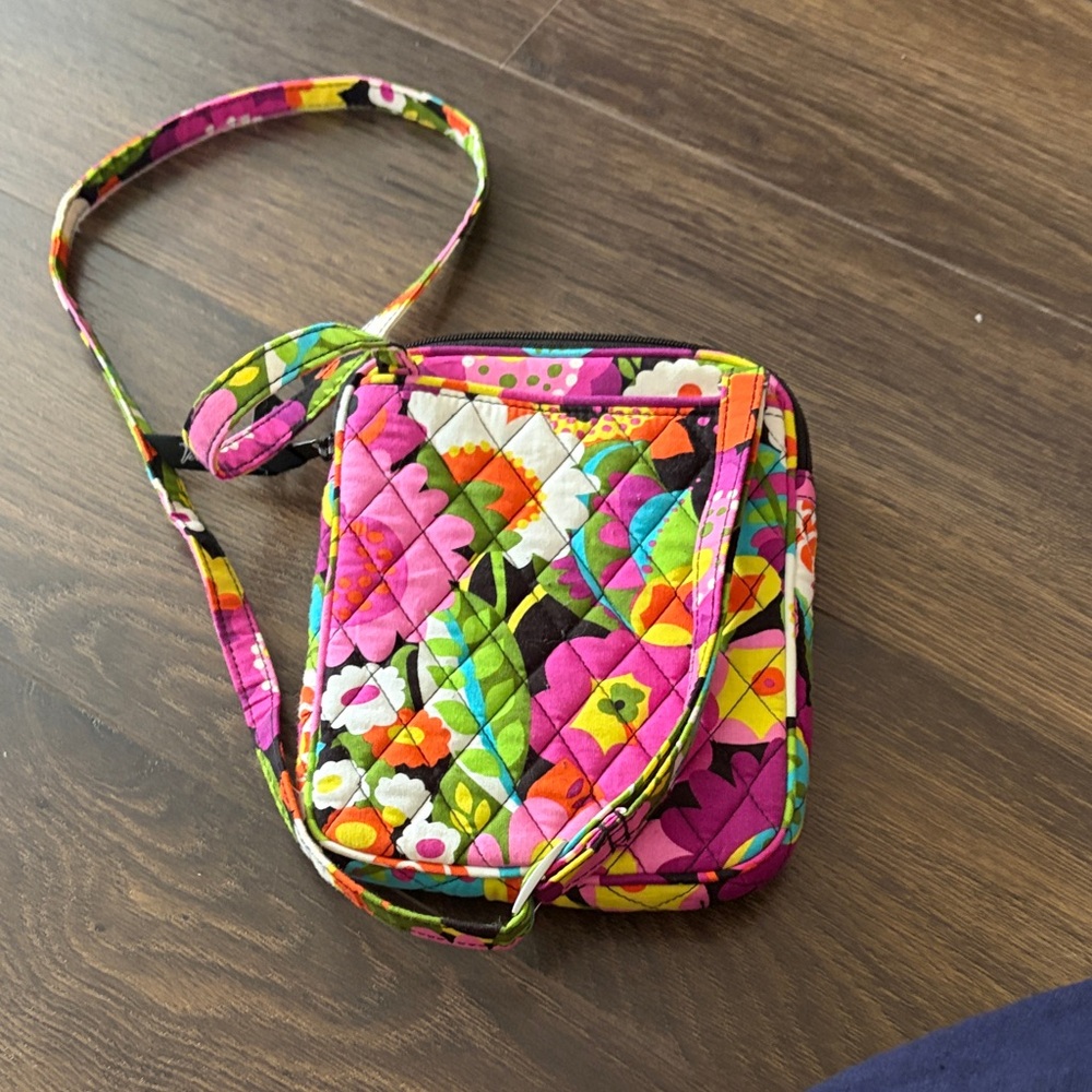 Vera Bradley Mini Hipster in the vibrant "Va Va Bloom" pattern crossbody purse - Picture 7 of 8